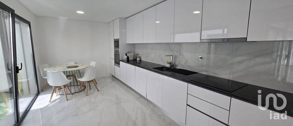 Maison T3 à Louredo de 271 m²