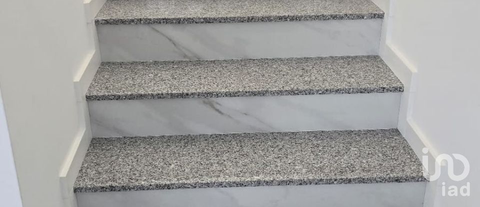 Maison T3 à Louredo de 271 m²