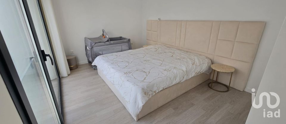 Maison T3 à Louredo de 271 m²