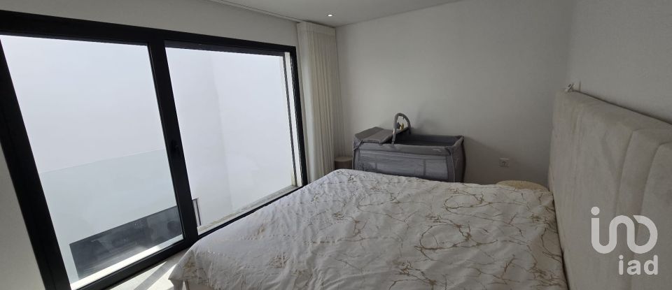 Maison T3 à Louredo de 271 m²