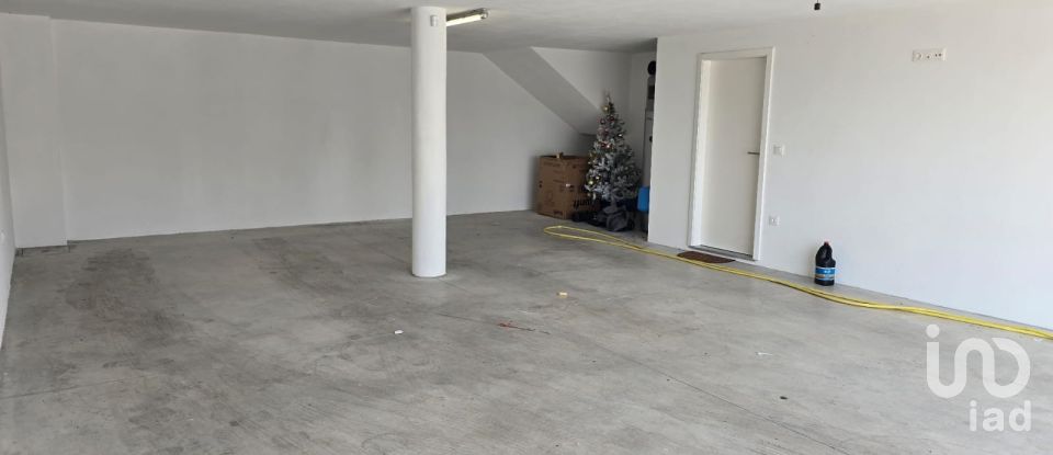 Maison T3 à Louredo de 271 m²