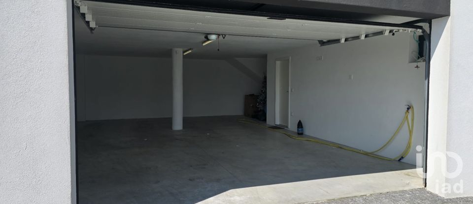 Maison T3 à Louredo de 271 m²