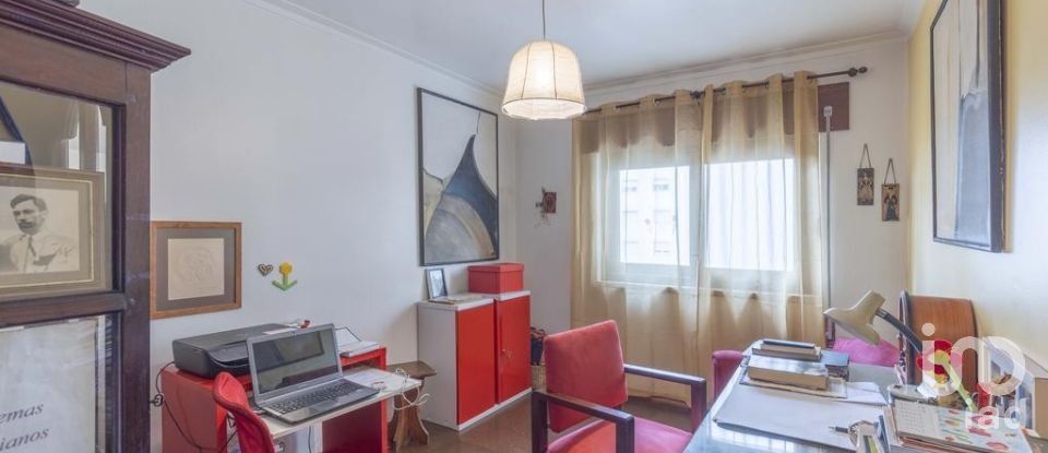 Apartamento T5 em Massamá e Monte Abraão de 170 m²