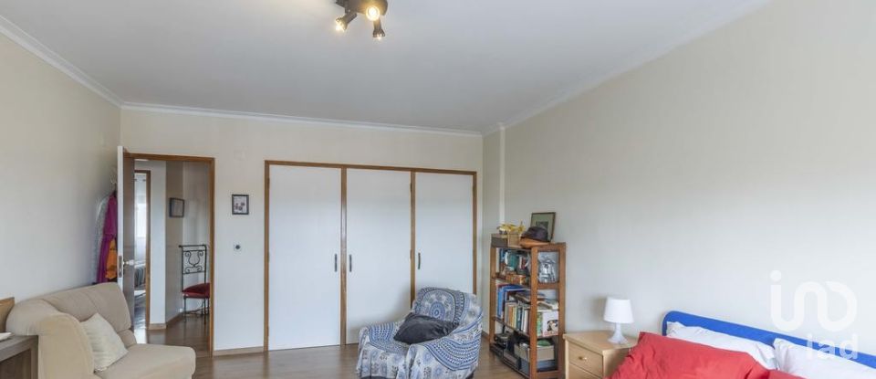 Apartamento T5 em Massamá e Monte Abraão de 170 m²