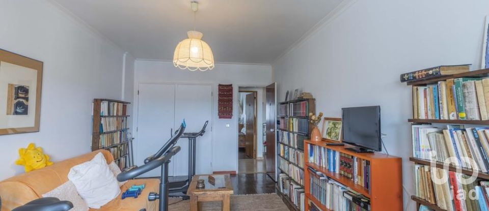 Apartamento T5 em Massamá e Monte Abraão de 170 m²