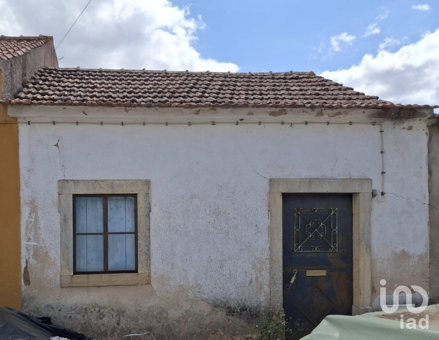 Moradia T2 em Casais e Alviobeira de 68 m²