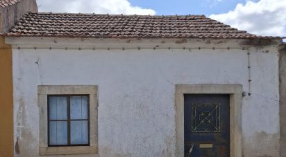 Maison T2 à Casais e Alviobeira de 68 m²