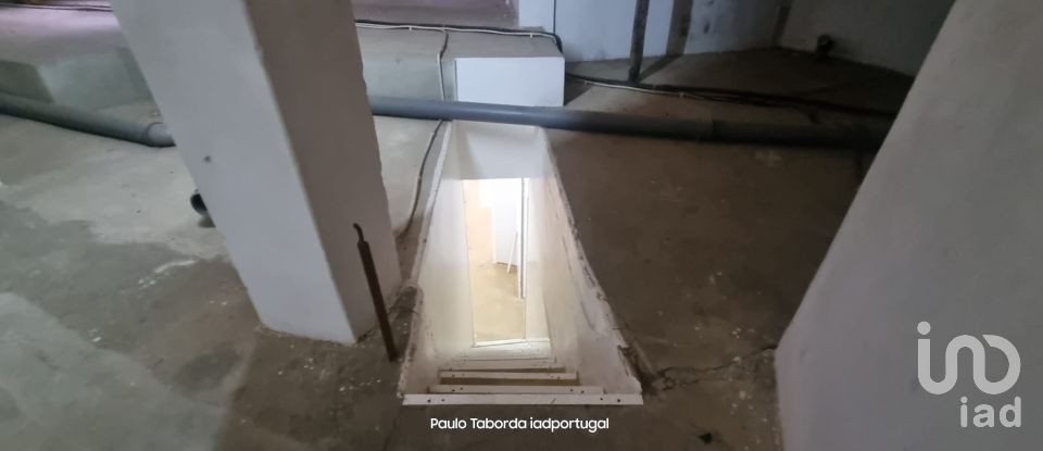 Shop / premises commercial in Tolosa of 158 m²