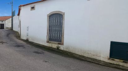 House T3 in Miragaia e Marteleira of 382 m²