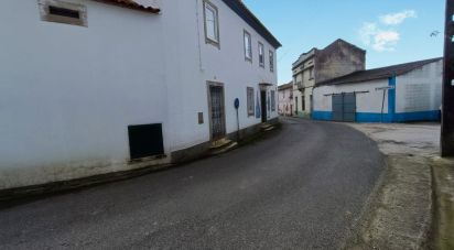 House T3 in Miragaia e Marteleira of 382 m²