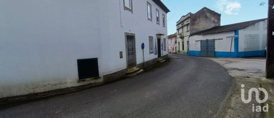 Moradia T3 em Miragaia e Marteleira de 382 m²