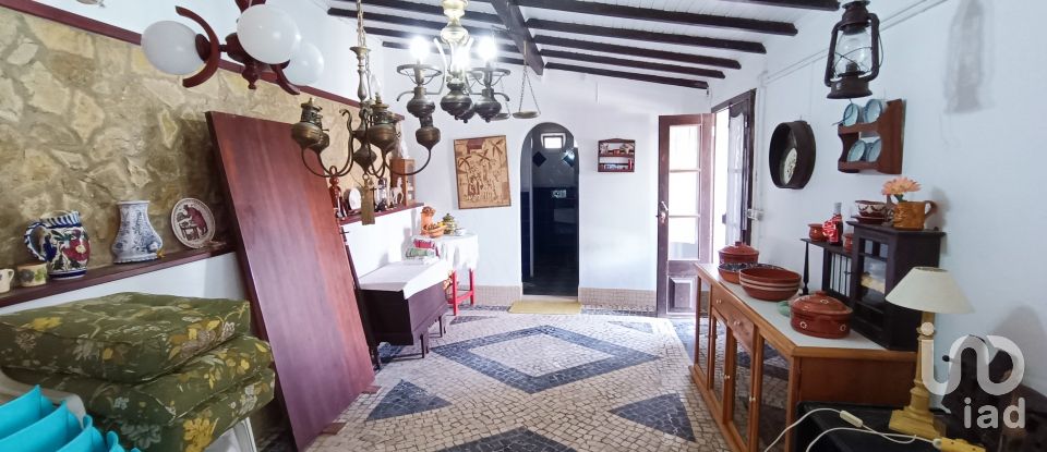 Moradia T3 em Miragaia e Marteleira de 382 m²