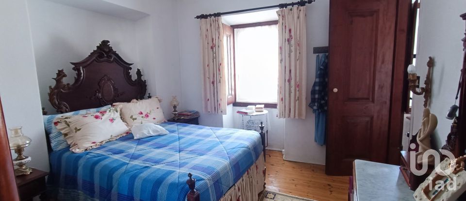 Moradia T3 em Miragaia e Marteleira de 382 m²