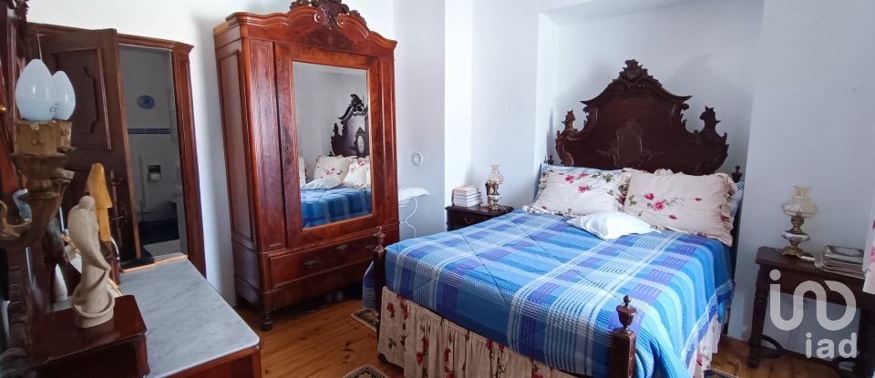 Moradia T3 em Miragaia e Marteleira de 382 m²