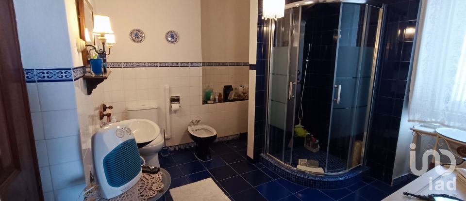 Moradia T3 em Miragaia e Marteleira de 382 m²