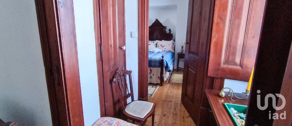 Moradia T3 em Miragaia e Marteleira de 382 m²