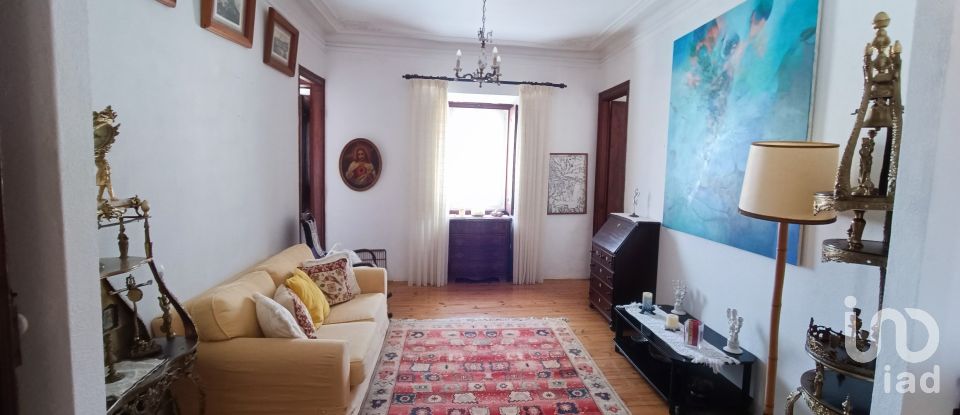 Moradia T3 em Miragaia e Marteleira de 382 m²