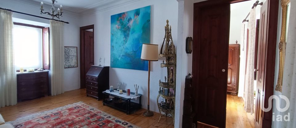 Moradia T3 em Miragaia e Marteleira de 382 m²