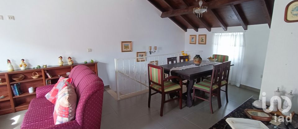 Moradia T3 em Miragaia e Marteleira de 382 m²