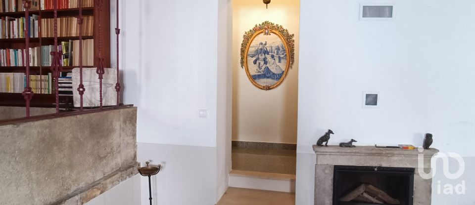 Moradia T3 em Miragaia e Marteleira de 382 m²