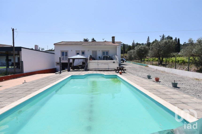 Moradia T3 em Podentes de 184 m²