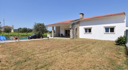 Maison T3 à Podentes de 184 m²