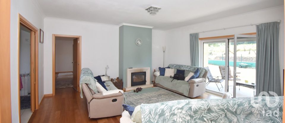 Moradia T3 em Podentes de 184 m²