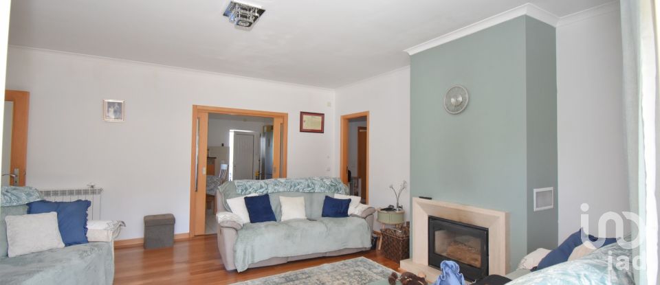 Moradia T3 em Podentes de 184 m²