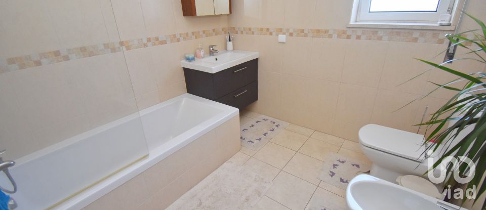 Moradia T3 em Podentes de 184 m²