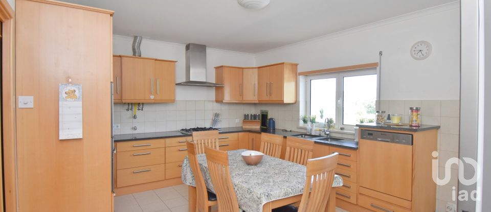 Moradia T3 em Podentes de 184 m²