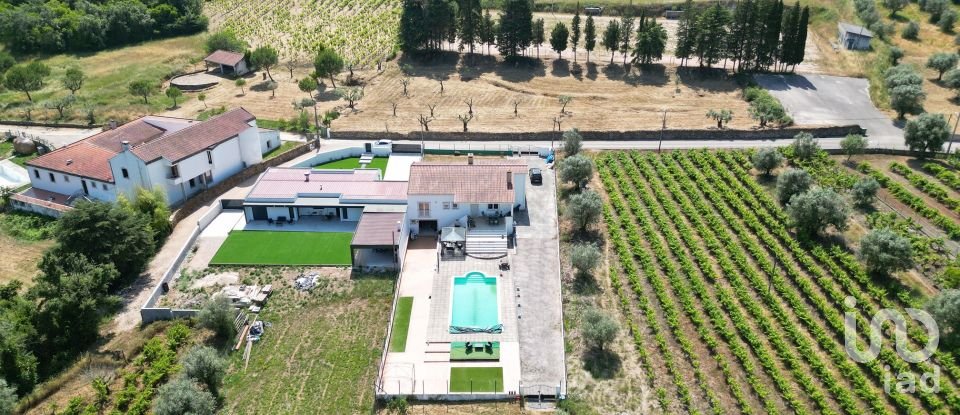 Moradia T3 em Podentes de 184 m²