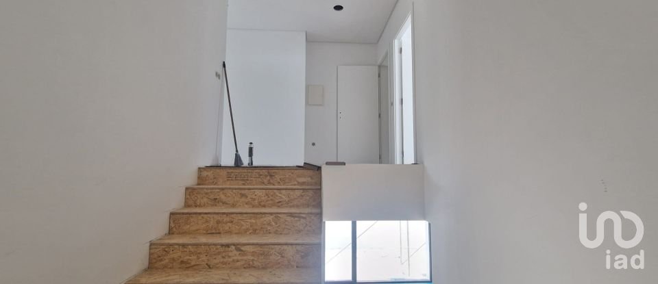 Maison T3 à Porto de Mós - São João Baptista e São Pedro de 200 m²