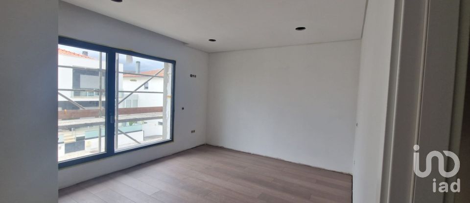 Maison T3 à Porto de Mós - São João Baptista e São Pedro de 200 m²