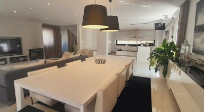 Maison T3 à Guilhadeses e Santar de 220 m²