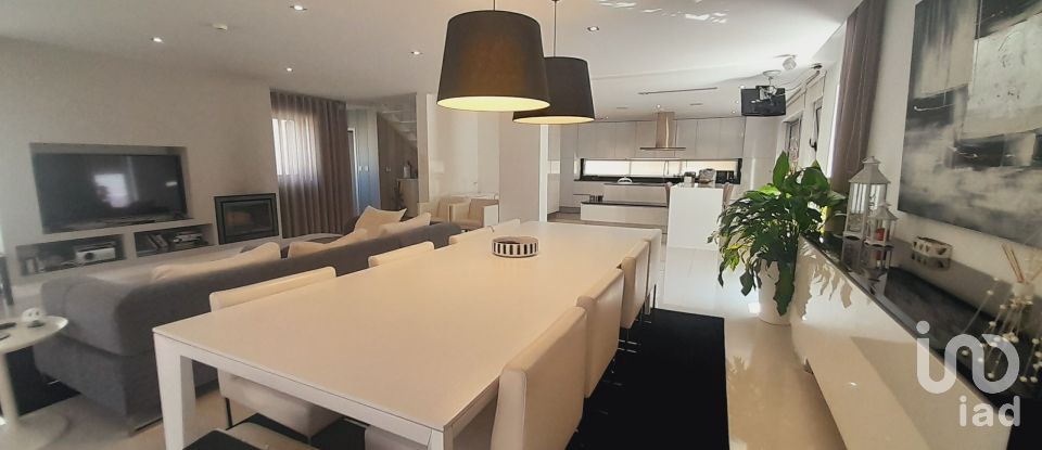 Moradia T3 em Guilhadeses e Santar de 220 m²