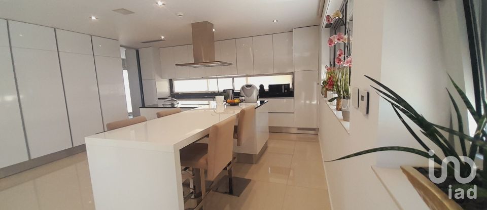 Moradia T3 em Guilhadeses e Santar de 220 m²