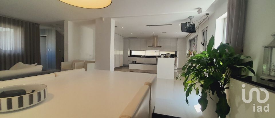 Moradia T3 em Guilhadeses e Santar de 220 m²