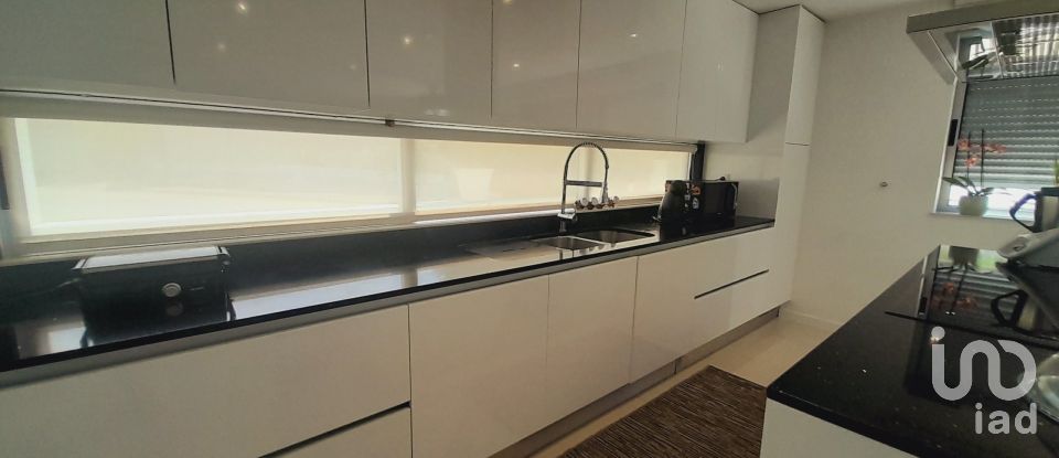 Moradia T3 em Guilhadeses e Santar de 220 m²