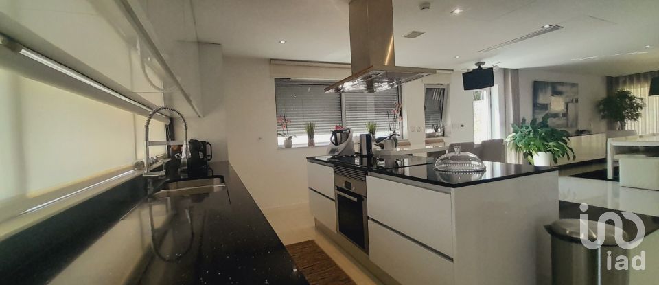 Moradia T3 em Guilhadeses e Santar de 220 m²