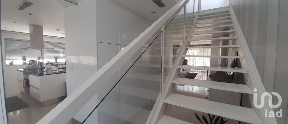 Moradia T3 em Guilhadeses e Santar de 220 m²