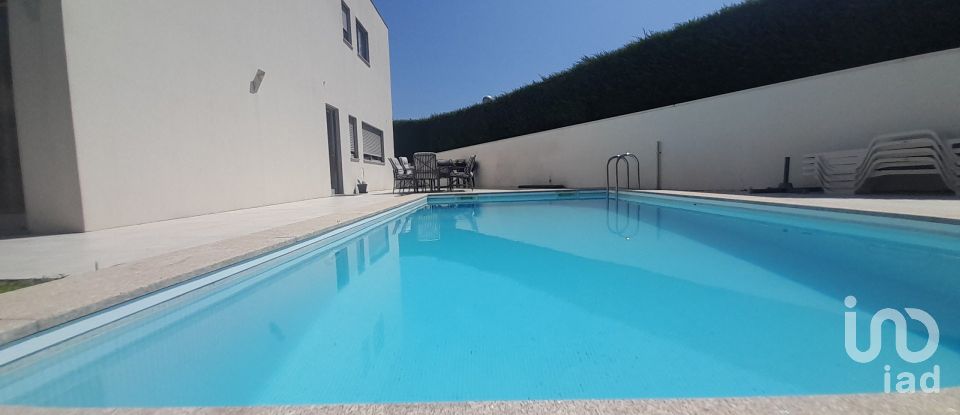 Moradia T3 em Guilhadeses e Santar de 220 m²