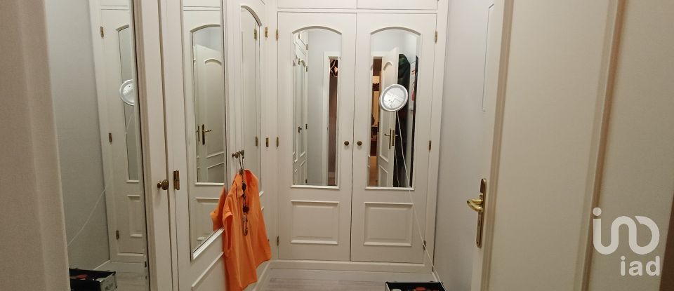 House T4 in Charneca De Caparica E Sobreda of 700 m²