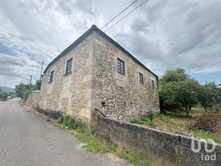 Maison T3 à Mazedo e Cortes de 200 m²