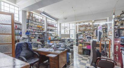 Boutique/Local commercial à Arroios de 181 m²