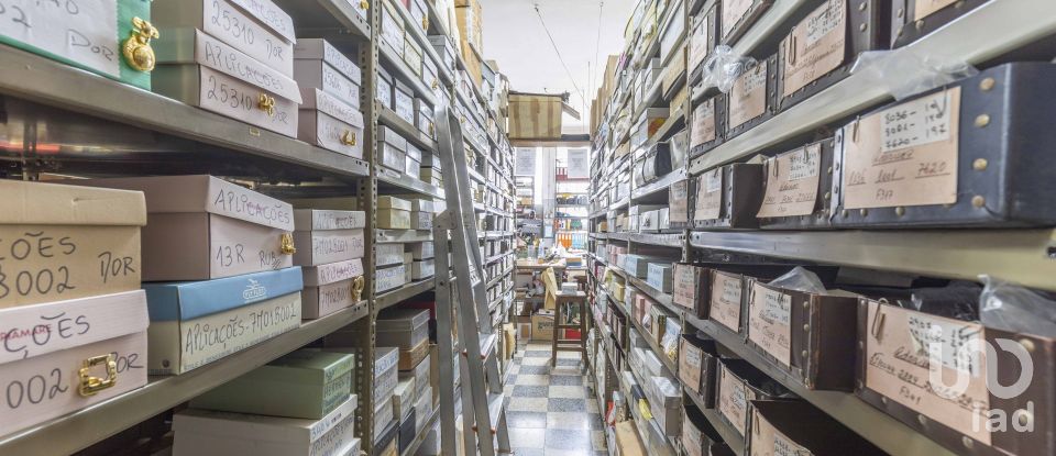 Boutique/Local commercial à Arroios de 181 m²