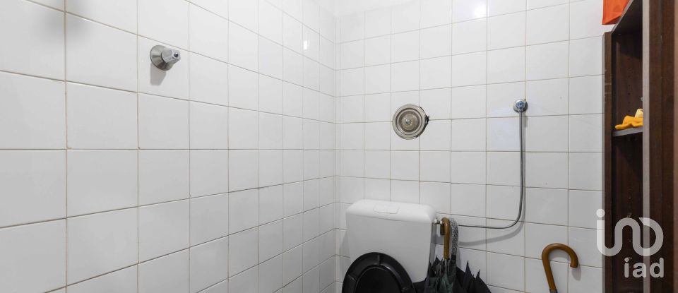 Boutique/Local commercial à Arroios de 181 m²