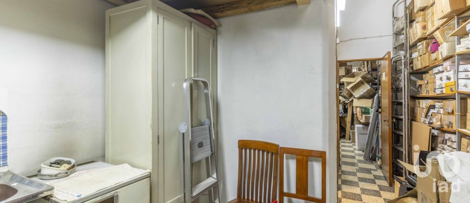 Boutique/Local commercial à Arroios de 181 m²