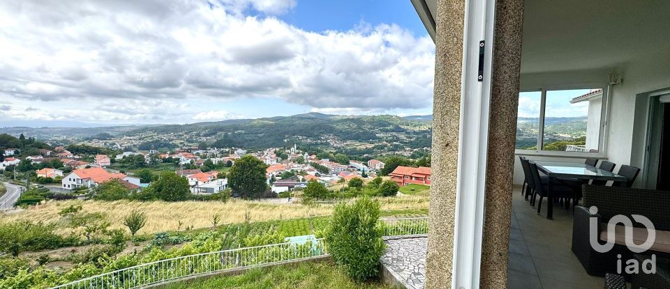 Casa T4 em Paredes de Coura e Resende de 190 m²