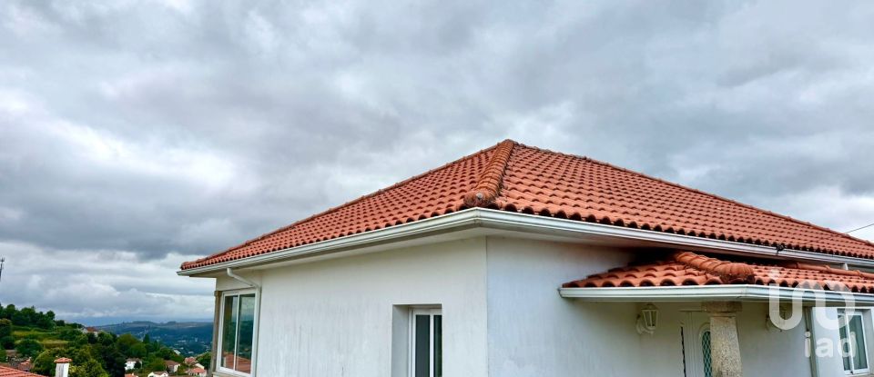 Casa T4 em Paredes de Coura e Resende de 190 m²