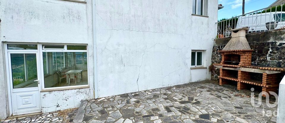 Casa T4 em Paredes de Coura e Resende de 190 m²